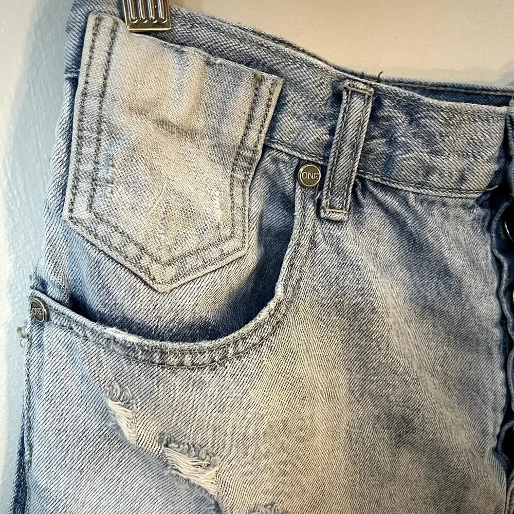 One X One Teaspoon Distressed Denim Bandits Shorts in Light Blue Size 29